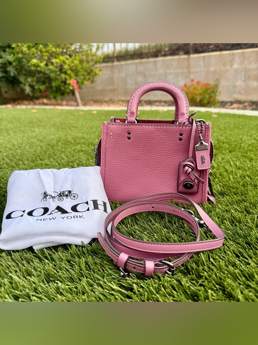 Coach Rogue 17| Glovetanned Pebbled Leather| Primrose w/ Gunmetal Hardware